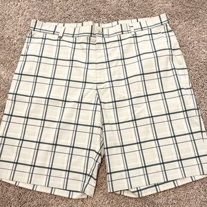 Men’s Nike Golf dri-fit shorts, size 40